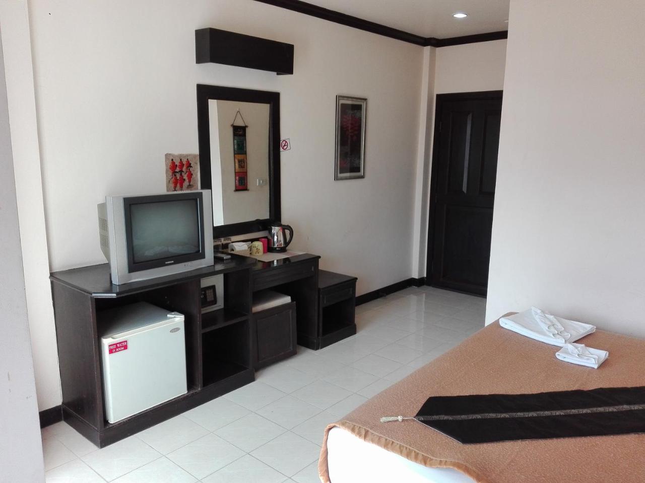 Ramaz Hotel Patong Exterior foto