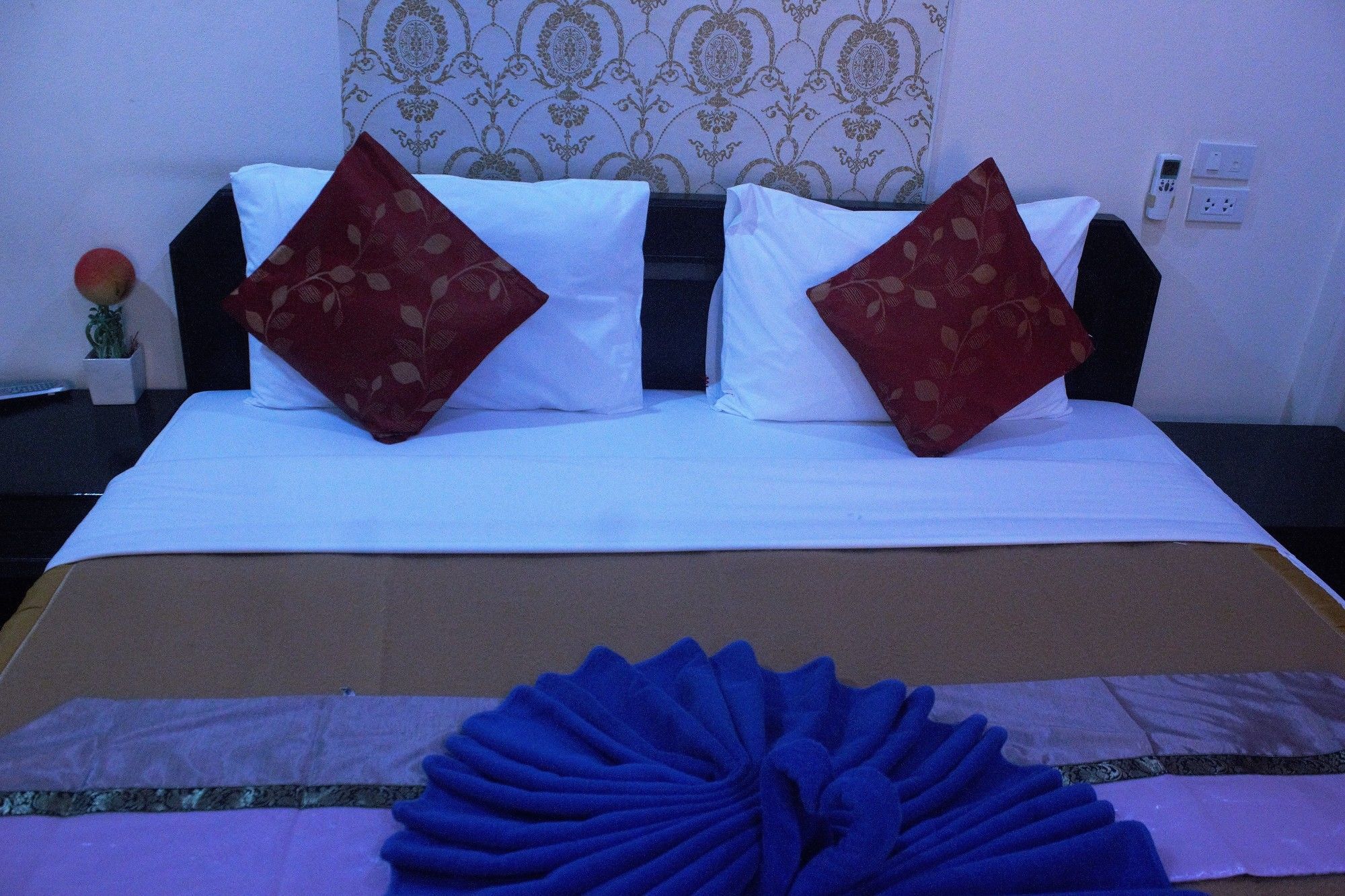 Ramaz Hotel Patong Exterior foto